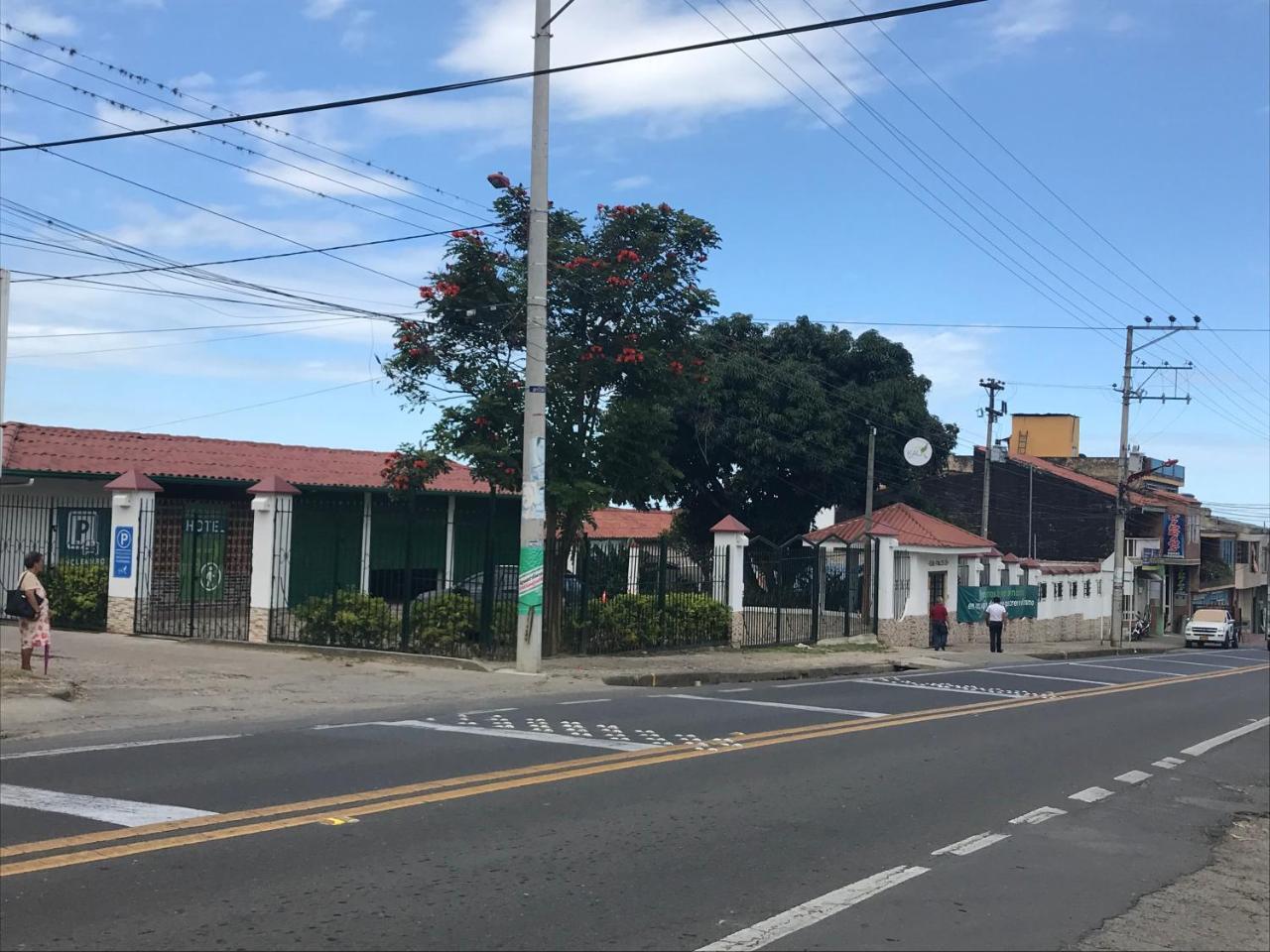 Hotel Kau *